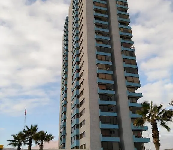 3421 Avenida Francisco Bilbao, Edificio Los Delfines